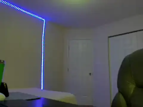 Snapshot of HappyIva chatting on March 4, 7:08 am HappyIva online show from March 4, 7:08 am