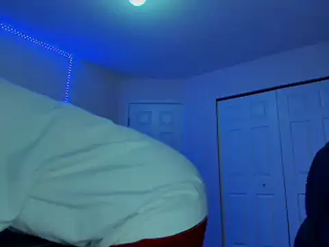 Snapshot of HappyIva chatting on March 4, 11:08 am HappyIva online show from March 4, 11:08 am