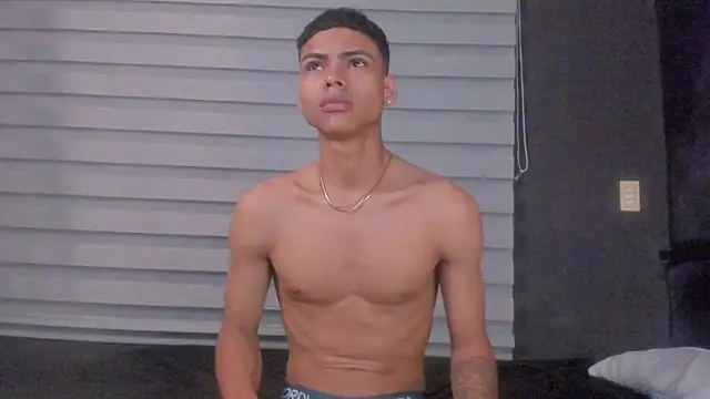 Snapshot of adam_piarse01 chatting on March 11, 11:48 pm adam piarse01 online show from March 11, 11:48 pm