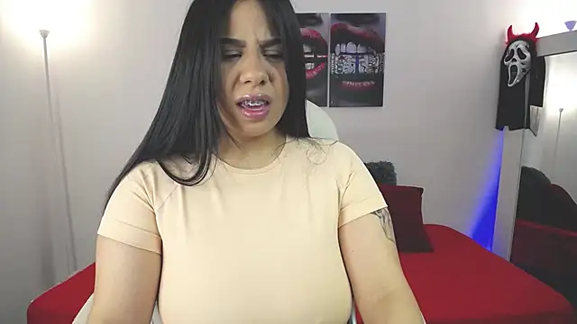 downsonMia online show from January 24, 11:23 pm