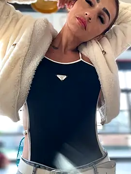 Samantha bigboobs online show from October 29, 10:00 pm