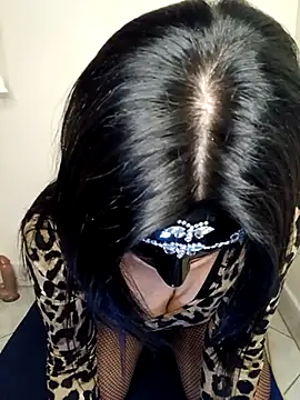 Snapshot of desyree89 chatting on February 22, 5:44 am desyree89 online show from February 22, 5:44 am