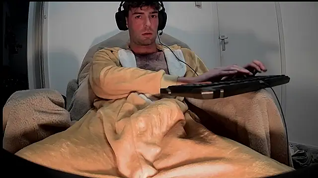 onesieboyx online show from January 11, 9:25 pm