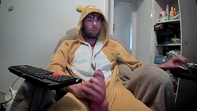 Snapshot of onesieboyx chatting on December 19, 9:49 am onesieboyx online show from December 19, 9:49 am