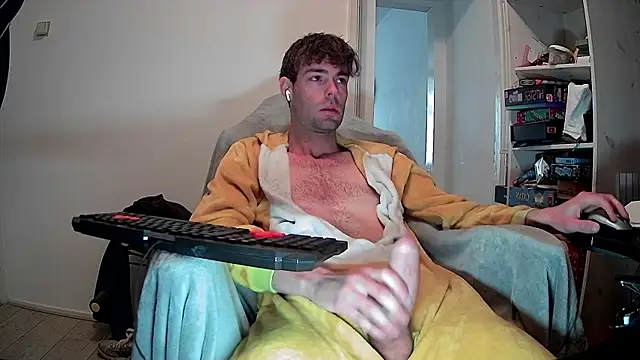 Snapshot of onesieboyx chatting on March 26, 3:50 pm onesieboyx online show from March 26, 3:50 pm