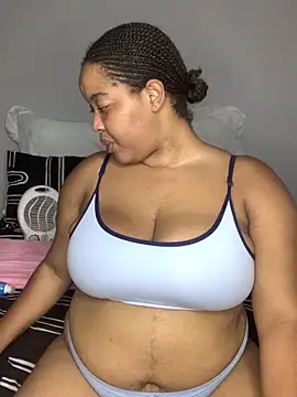 Snapshot of sexytinashe21 chatting on December 15, 7:40 pm sexytinashe21 online show from December 15, 7:40 pm