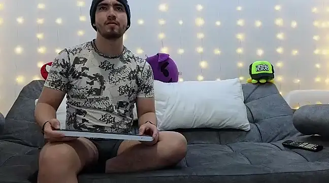 Snapshot of ErickBrant chatting on January 28, 2:11 am ErickBrant online show from January 28, 2:11 am