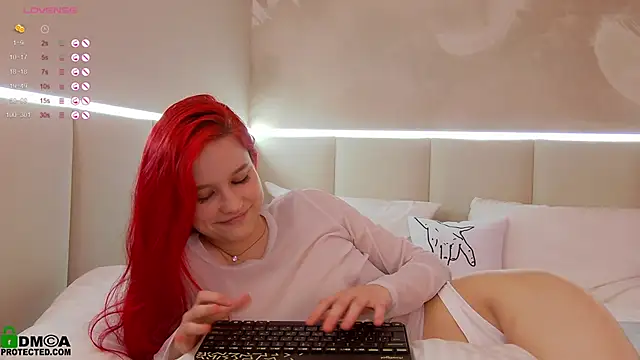 Snapshot of Rina_Red chatting on January 18, 12:57 pm Rina Red online show from January 18, 12:57 pm