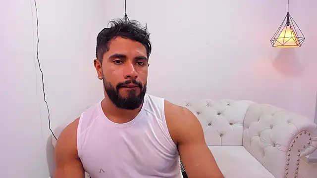 Santiago huntt online show from December 3, 4:39 pm