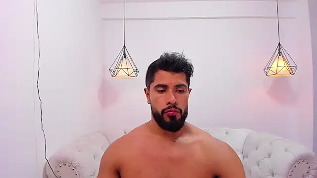 Santiago huntt online show from December 3, 7:44 pm