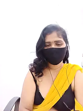 Snapshot of Lucky-Deepthi chatting on October 25, 12:18 am Lucky-Deepthi online show from October 25, 12:18 am