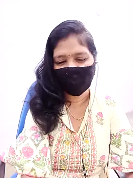 Lucky-Deepthi online show from November 29, 11:30 pm