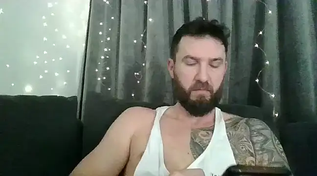 Snapshot of realdilf chatting on January 13, 7:54 am realdilf online show from January 13, 7:54 am