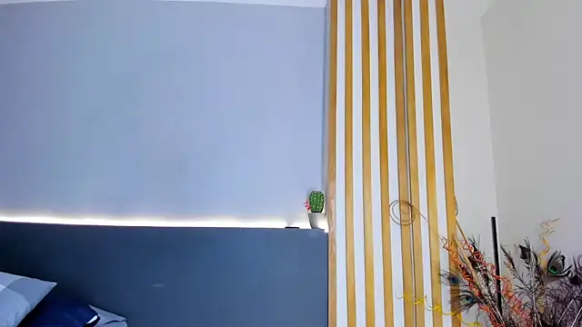 sara  jones gh online show from September 24, 11:24 am