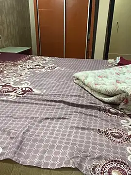 Snapshot of Maya_mimi chatting on January 24, 12:42 am Maya mimi online show from January 24, 12:42 am