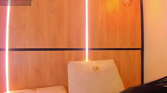 ashlyn parker online show from November 25, 8:09 pm