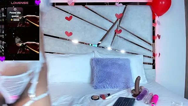 ssofijohnsonx online show from February 15, 12:54 pm