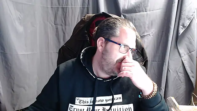 Snapshot of Streamlove77 chatting on February 3, 4:10 pm Streamlove77 online show from February 3, 4:10 pm