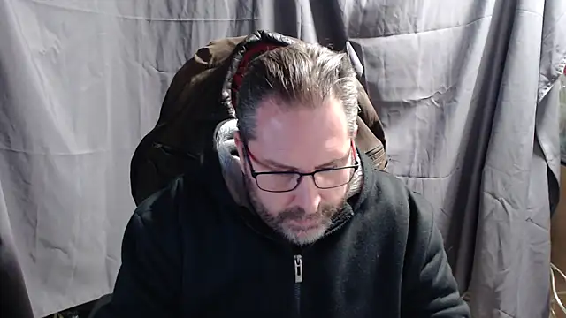 Snapshot of Streamlove77 chatting on February 5, 3:52 pm Streamlove77 online show from February 5, 3:52 pm