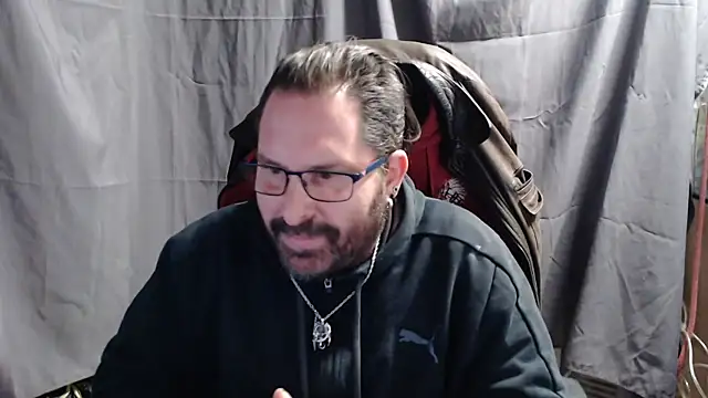 Snapshot of Streamlove77 chatting on February 7, 5:07 pm Streamlove77 online show from February 7, 5:07 pm