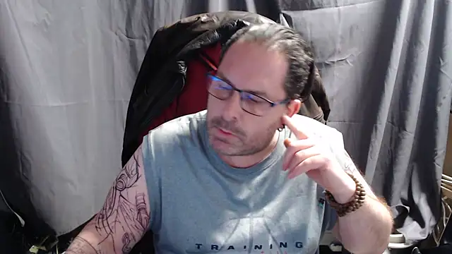 Snapshot of Streamlove77 chatting on February 14, 3:47 pm Streamlove77 online show from February 14, 3:47 pm