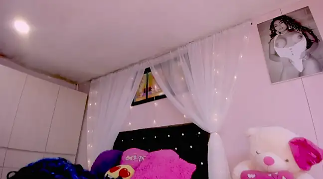 Snapshot of Aliana_Ross chatting on March 1, 11:50 am Aliana Ross online show from March 1, 11:50 am