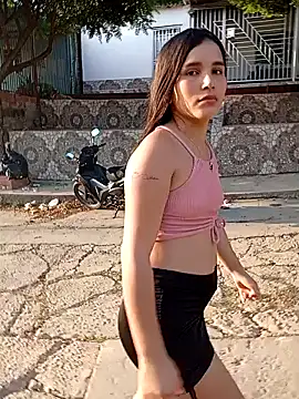 Snapshot of the_queen_of_street chatting on January 7, 9:46 pm the queen of street online show from January 7, 9:46 pm
