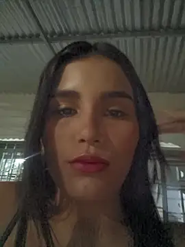 Snapshot of the_queen_of_street chatting on February 20, 3:01 am the queen of street online show from February 20, 3:01 am