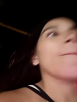 Snapshot of the_queen_of_street chatting on November 18, 3:01 am the queen of street online show from November 18, 3:01 am