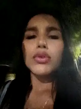 Snapshot of the_queen_of_street chatting on November 22, 4:00 am the queen of street online show from November 22, 4:00 am