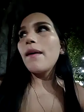 Snapshot of the_queen_of_street chatting on December 20, 2:51 am the queen of street online show from December 20, 2:51 am