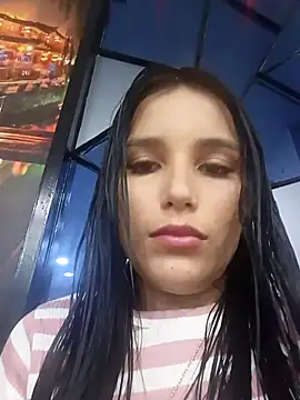 Snapshot of the_queen_of_street chatting on December 21, 2:51 am the queen of street online show from December 21, 2:51 am