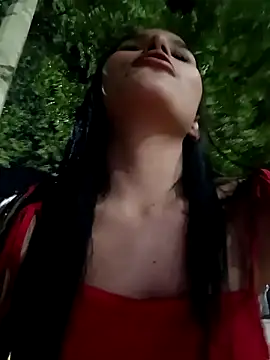 Snapshot of the_queen_of_street chatting on January 9, 2:36 am the queen of street online show from January 9, 2:36 am