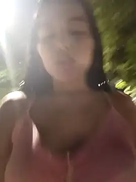 Snapshot of the_queen_of_street chatting on January 15, 3:22 am the queen of street online show from January 15, 3:22 am