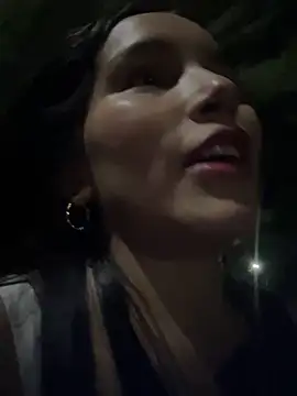 Snapshot of the_queen_of_street chatting on March 3, 3:23 am the queen of street online show from March 3, 3:23 am