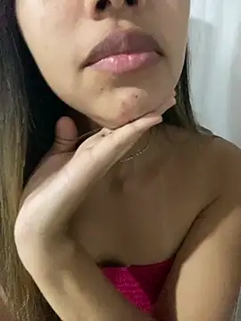 Snapshot of LuizaDiaz chatting on February 11, 9:46 pm LuizaDiaz online show from February 11, 9:46 pm