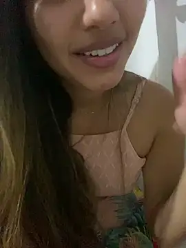 Snapshot of LuizaDiaz chatting on February 20, 10:04 pm LuizaDiaz online show from February 20, 10:04 pm