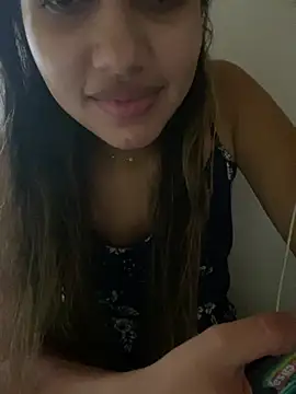 Snapshot of LuizaDiaz chatting on February 22, 6:19 pm LuizaDiaz online show from February 22, 6:19 pm