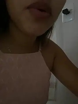 Snapshot of LuizaDiaz chatting on March 8, 1:36 pm LuizaDiaz online show from March 8, 1:36 pm