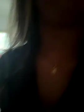 Snapshot of LuizaDiaz chatting on October 7, 7:33 pm LuizaDiaz online show from October 7, 7:33 pm