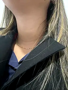 Snapshot of LuizaDiaz chatting on October 23, 8:40 pm LuizaDiaz online show from October 23, 8:40 pm