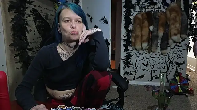 trashbrat online show from November 13, 9:08 am