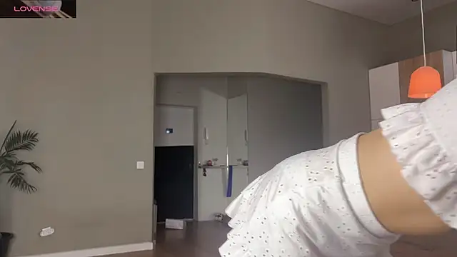 Snapshot of Shyrubate chatting on February 10, 5:36 am Shyrubate online show from February 10, 5:36 am