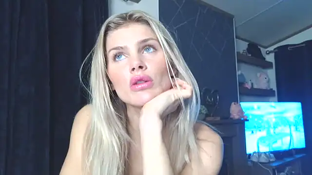 Snapshot of English_Teen_Evelyn chatting on February 2, 7:46 pm English Teen Evelyn online show from February 2, 7:46 pm