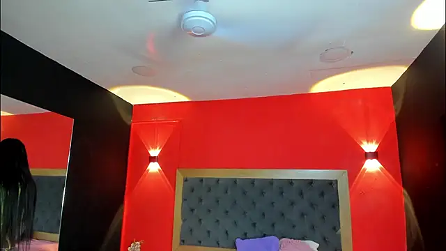 Charlot Vega  online show from October 29, 7:37 pm