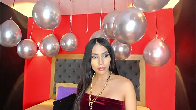 Charlot Vega  online show from January 6, 4:43 pm