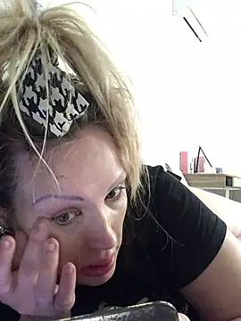 VikiiStoun online show from March 8, 12:09 pm