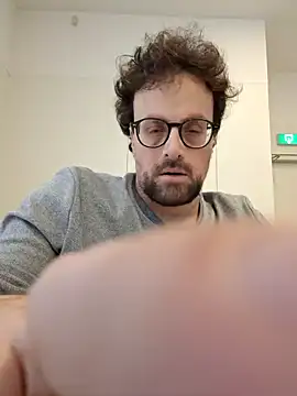 littlehairyman online show from March 3, 2:04 pm