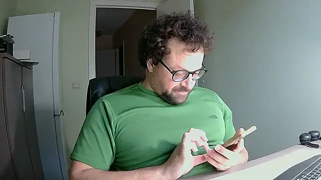 littlehairyman online show from October 20, 6:58 am