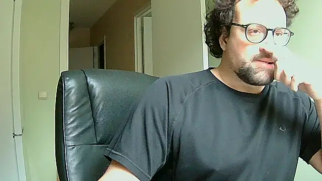 littlehairyman online show from October 31, 8:04 am